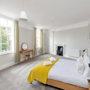 spacious-maisonette-10-minutes-walk-from-bath-abbey-2.tophotelsbath.com/